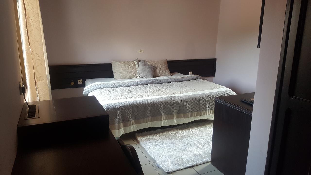 First Choice Hotel Άκρα Εξωτερικό φωτογραφία